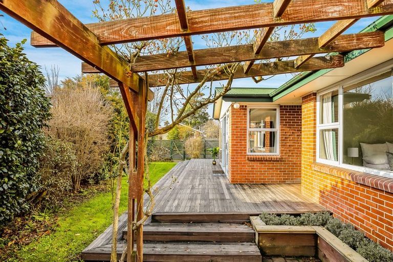 Photo of property in 6 Seagrave Place, Ilam, Christchurch, 8041