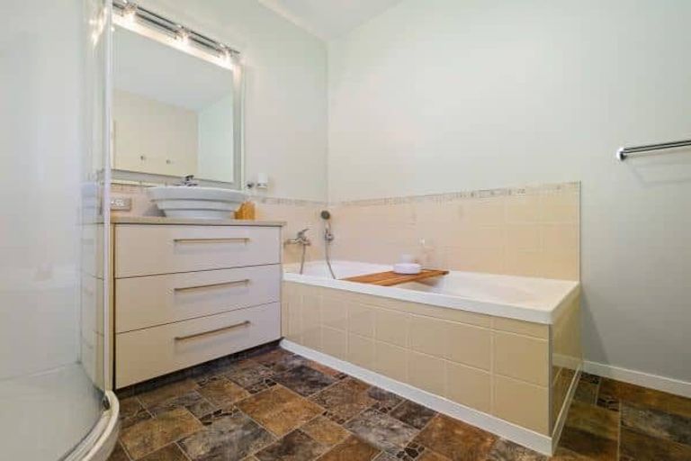 Photo of property in 8a Puna Street, Riccarton, Christchurch, 8041