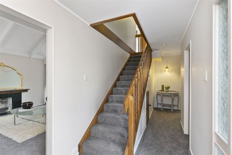 Photo of property in 70b Amapur Drive, Khandallah, Wellington, 6035