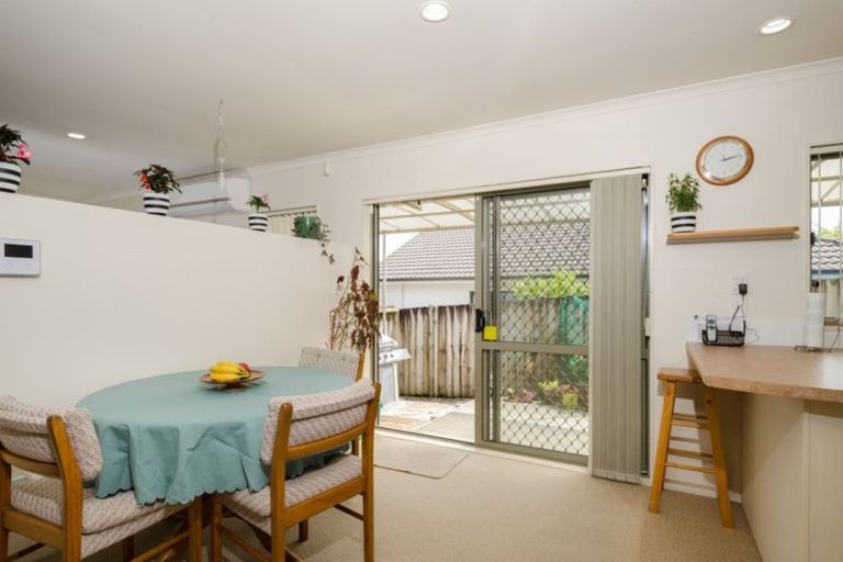 Photo of property in 22 Carnelian Court, Westgate, Auckland, 0614