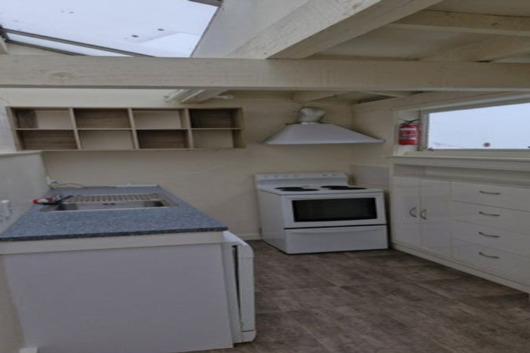 Photo of property in 2/112 Dowse Drive, Maungaraki, Lower Hutt, 5010