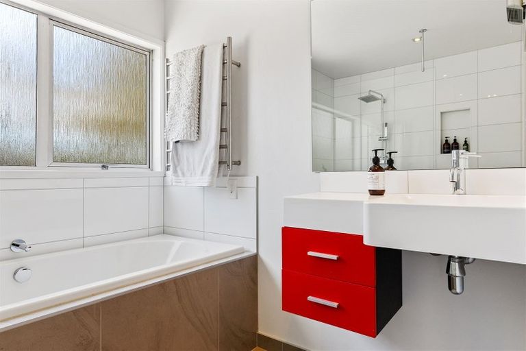 Photo of property in 10a Chevron Place, Ilam, Christchurch, 8041