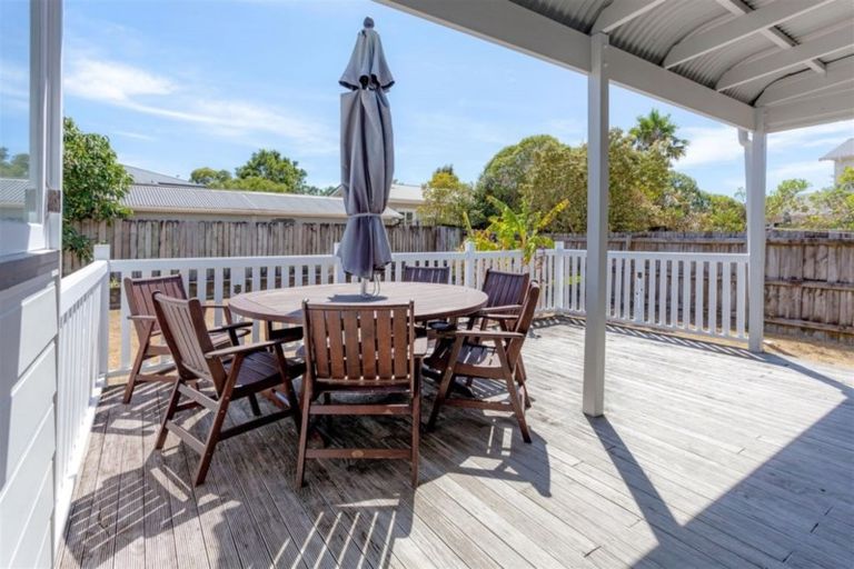 Photo of property in 17 Pipi Dune, Whitianga, 3510