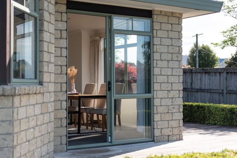 Photo of property in 52 Byron Street, Leamington, Cambridge, 3432