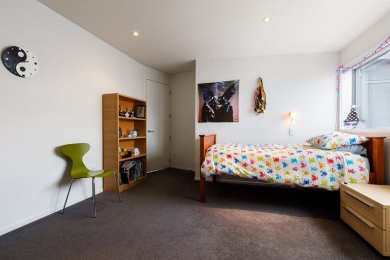 Photo of property in 5c Salmont Place, Kelburn, Wellington, 6012