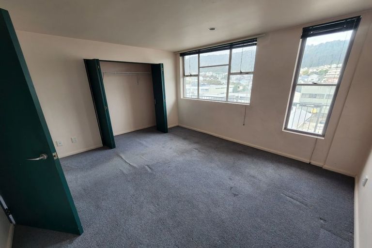 Photo of property in Grandstand Apartments, 9/80 Kent Terrace, Mount Victoria, Wellington, 6011