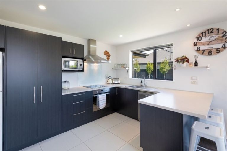 Photo of property in 32 Eyrewell Road, Pegasus, 7612