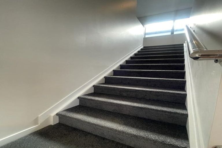 Photo of property in 2 Seaside Place, Pakuranga, Auckland, 2010