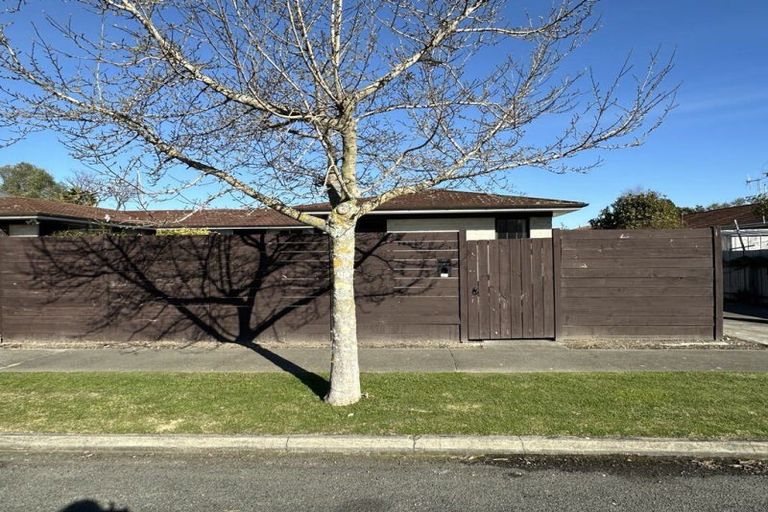 Photo of property in 2/518 Fitzroy Avenue, Hastings, 4122