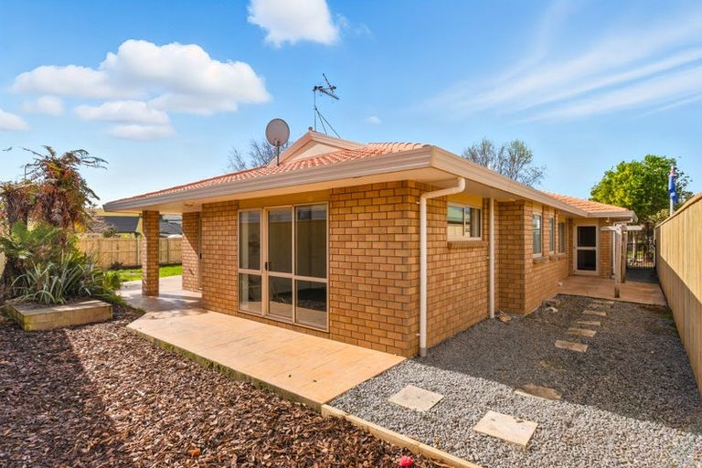 Photo of property in 2 Leigh Place, Paraparaumu Beach, Paraparaumu, 5032