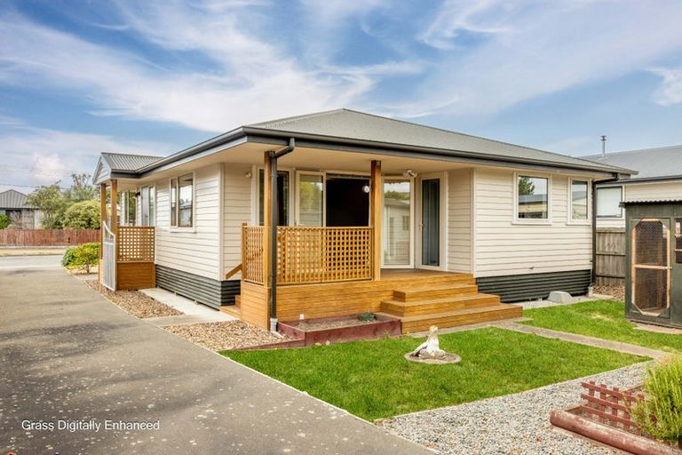 Photo of property in 24 Shortland Street, Wainoni, Christchurch, 8061