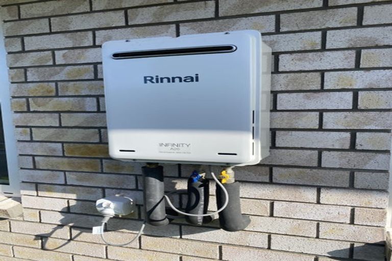 Photo of property in 28f Paritutu Road, Spotswood, New Plymouth, 4310