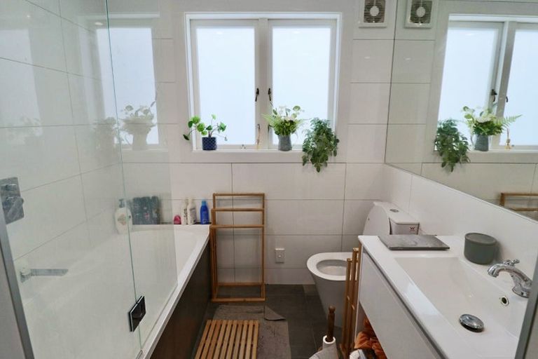 Photo of property in 182 Old Titirangi Road, Titirangi, Auckland, 0604