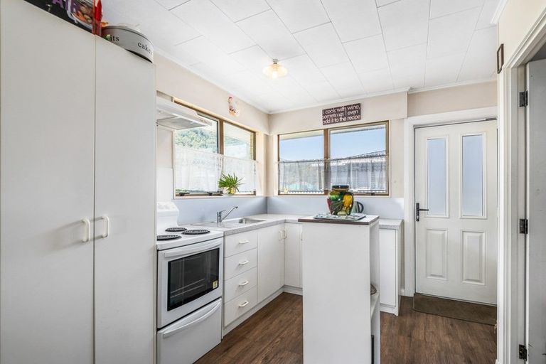 Photo of property in 131a Waikawa Road, Picton, 7220