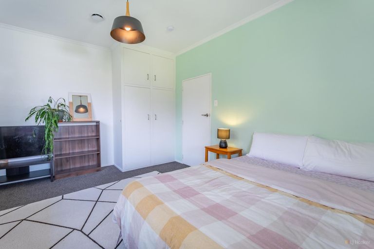 Photo of property in 60 Timaru Road, Waimate, 7924