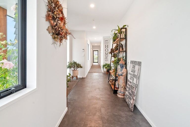 Photo of property in 81 Kingsdowne Drive, West Melton, 7618