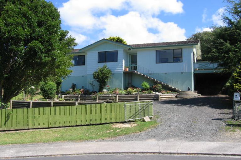 Photo of property in 16 Clensmore Place, Torbay, Auckland, 0630