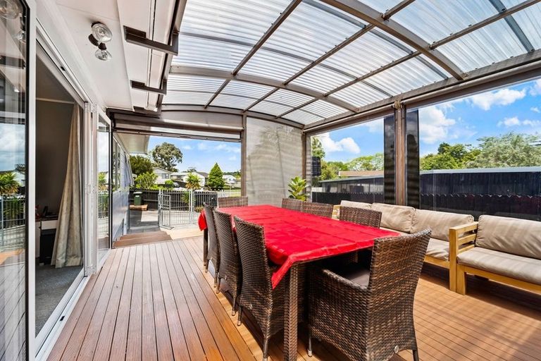 Photo of property in 122 Moire Road, West Harbour, Auckland, 0618