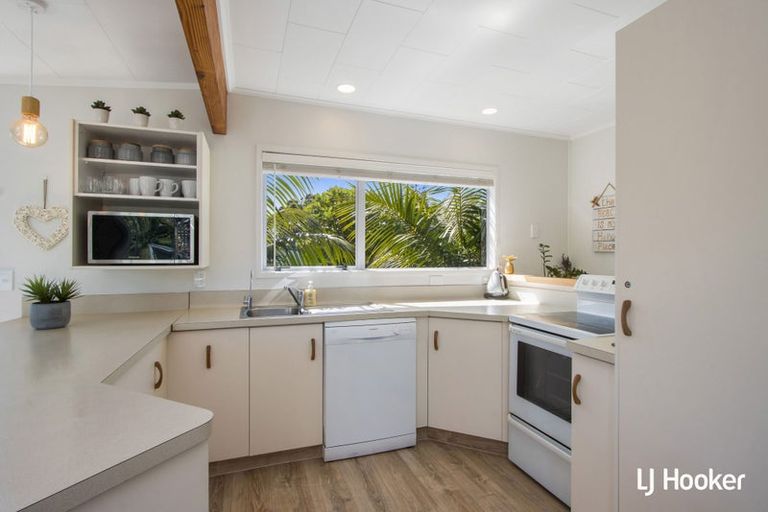 Photo of property in 44 Hillview Road, Waihi Beach, 3611