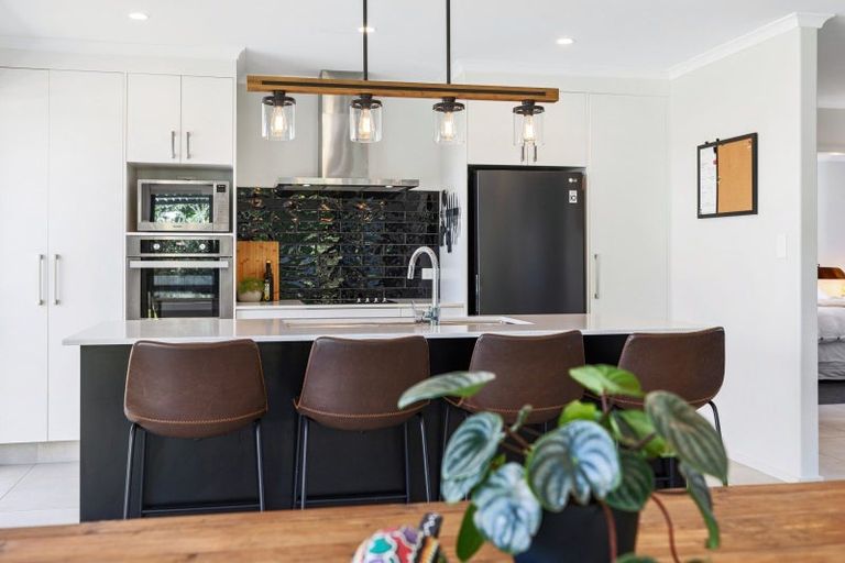 Photo of property in 15 Clover Lane, Pyes Pa, Tauranga, 3112