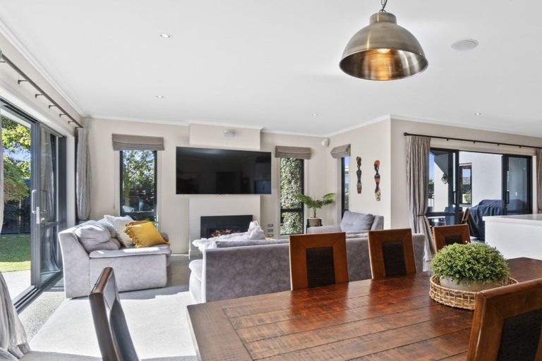 Photo of property in 11 Johnnybro Place, Rototuna North, Hamilton, 3210