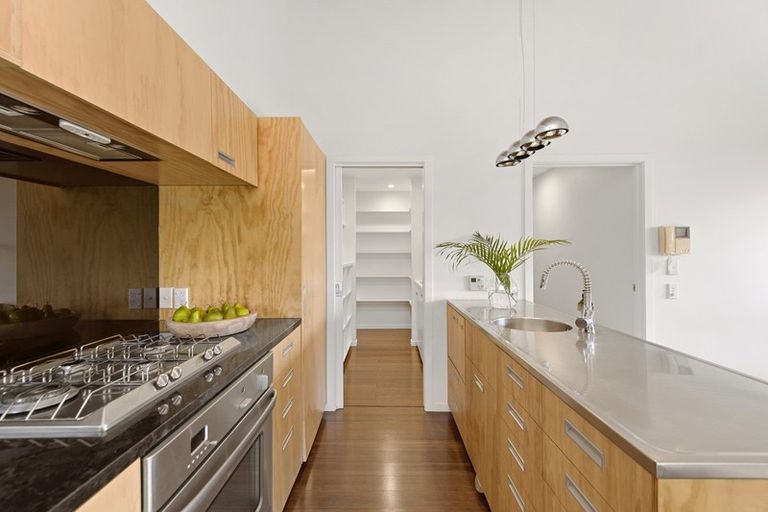 Photo of property in 6 Craigieburn Lane, Mount Pleasant, Christchurch, 8081