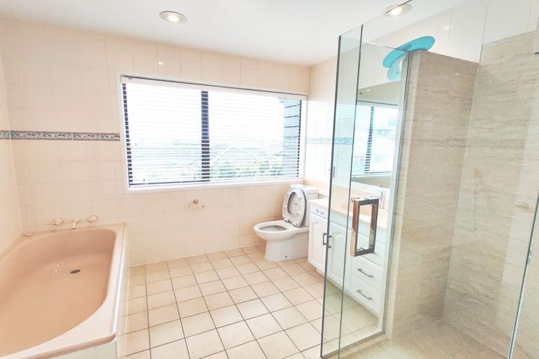 Photo of property in 41 Kenmure Avenue, Forrest Hill, Auckland, 0620