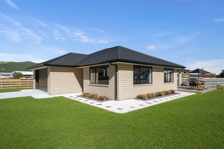 Photo of property in 27 Pukeko Way, Kinloch, Taupo, 3377