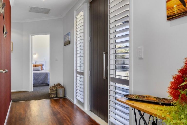 Photo of property in 7 Magnolia Rise, Waipahihi, Taupo, 3330