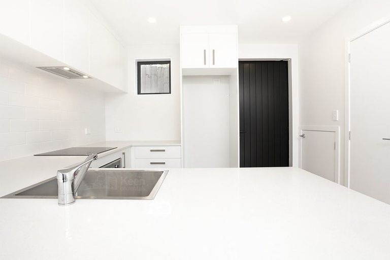 Photo of property in 13 Tokai Place, Glen Eden, 0602