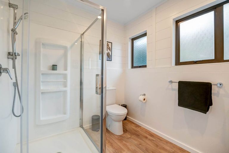 Photo of property in 18 Hinemoa Place, Snells Beach, 0920