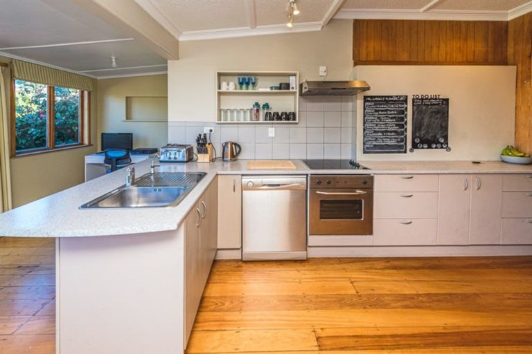 Photo of property in 19 Tarata Street, Saint Johns Hill, Whanganui, 4501