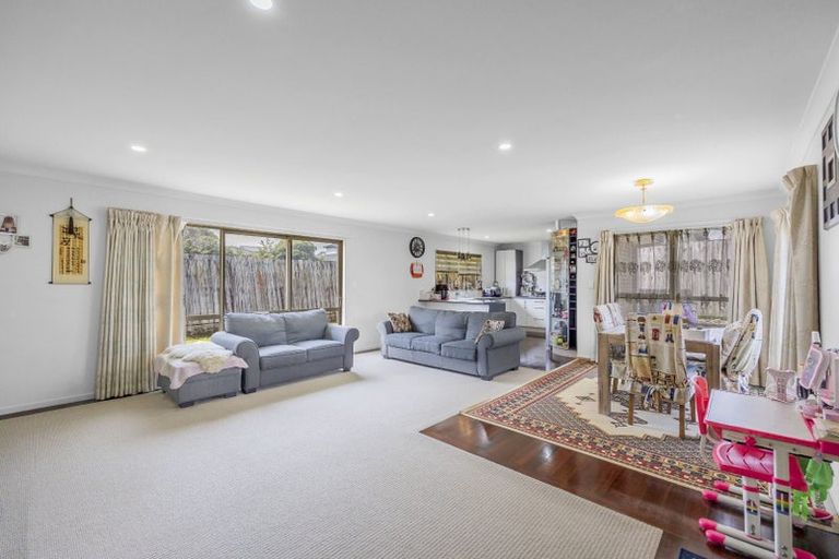 Photo of property in 24a Miriam Corban Heights, Henderson, Auckland, 0612