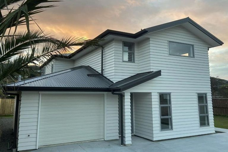 Photo of property in 5a Hinau Street, Tawa, Wellington, 5028