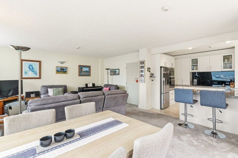 Photo of property in Jerningham Apartments, 20 Oriental Terrace, Oriental Bay, Wellington, 6011