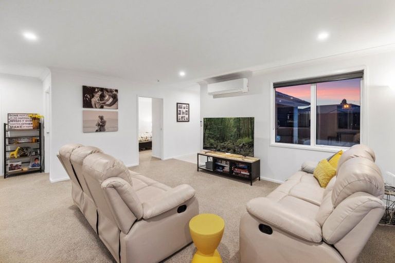 Photo of property in 28 Farrier Street, Papamoa, 3118