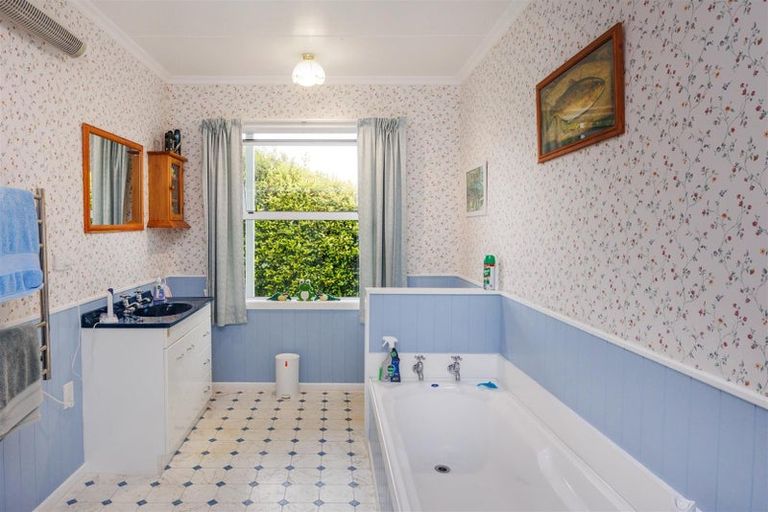 Photo of property in 375 Rangatira Road, Hunterville, 4786