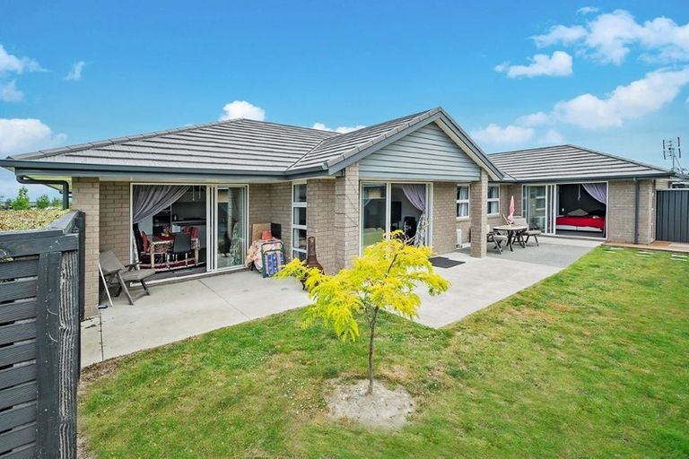 Photo of property in 21 Shillingford Boulevard, Rolleston, 7615