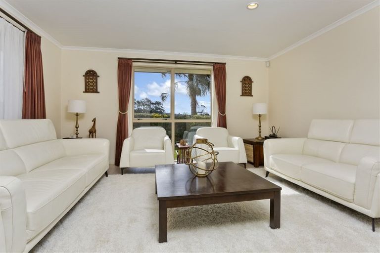 Photo of property in 5 Apsley Rise, Henderson, Auckland, 0612