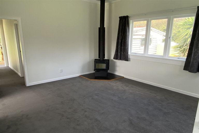 Photo of property in 554 Waitakere Road, Taupaki, Henderson, 0782