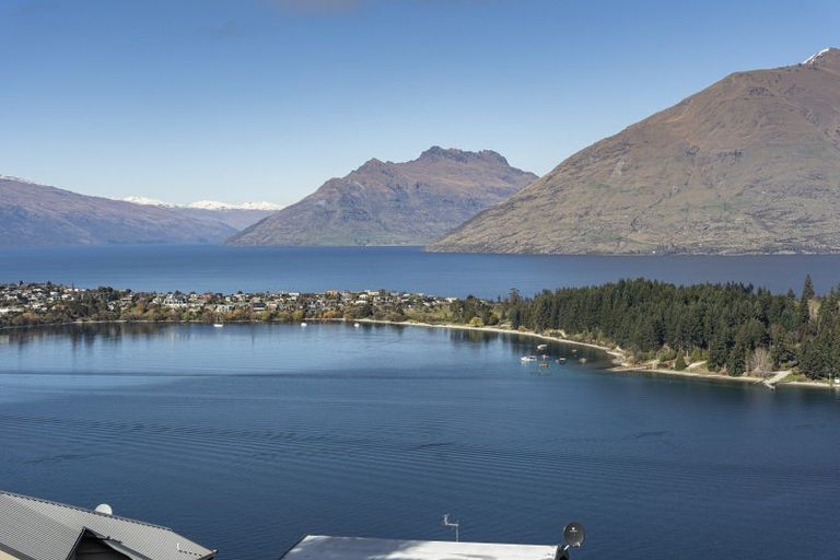 Photo of property in 23 Peregrine Place, Queenstown, 9300
