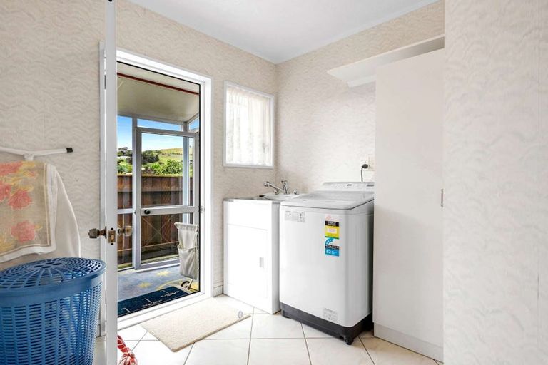 Photo of property in 24 Webb Place, Taradale, Napier, 4112