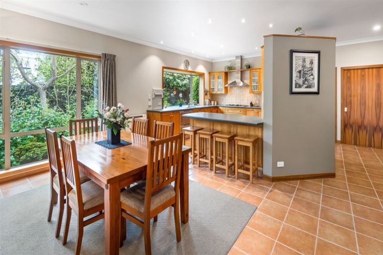 Photo of property in 6 Westall Lane, Avonhead, Christchurch, 8042