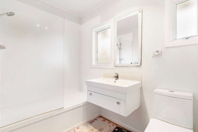 Photo of property in 4/134 Onewa Road, Northcote, Auckland, 0627