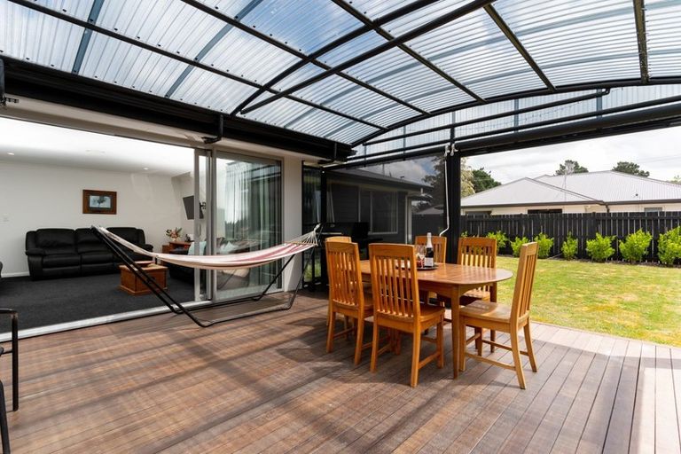 Photo of property in 101 Johnstone Drive, Fitzherbert, Palmerston North, 4410