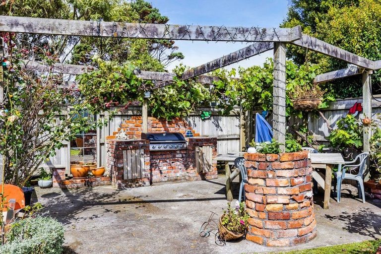 Photo of property in 54 Disraeli Street, Hawera, 4610