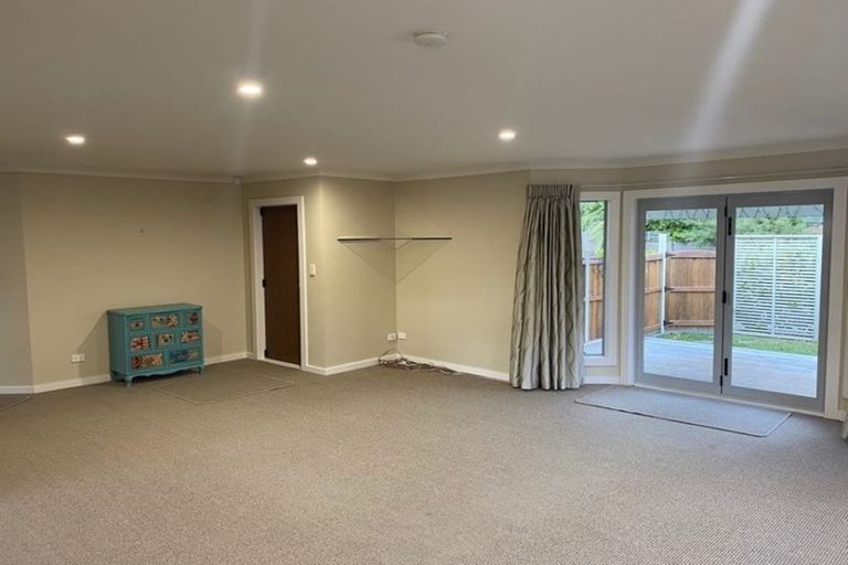 Photo of property in 8a Neeve Place, Taradale, Napier, 4112