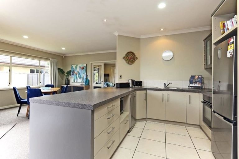Photo of property in 16 Russell Robertson Drive, Havelock North, 4130