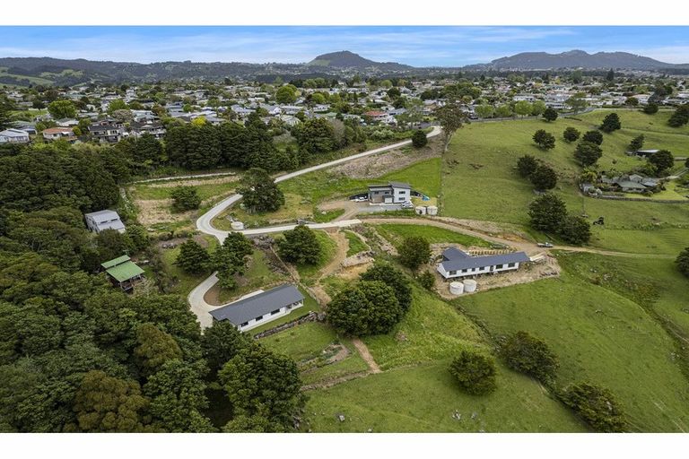 Photo of property in 4 Watercourse Way, Tikipunga, Whangarei, 0112