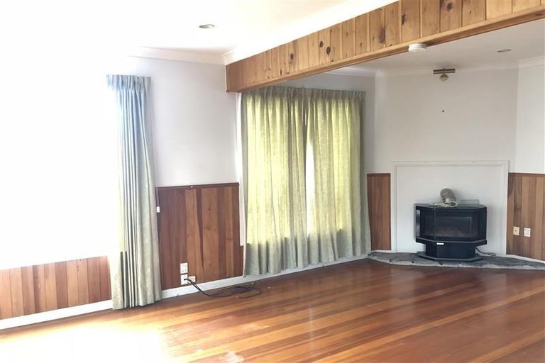 Photo of property in 77 Sylvan Avenue, Northcote, Auckland, 0627